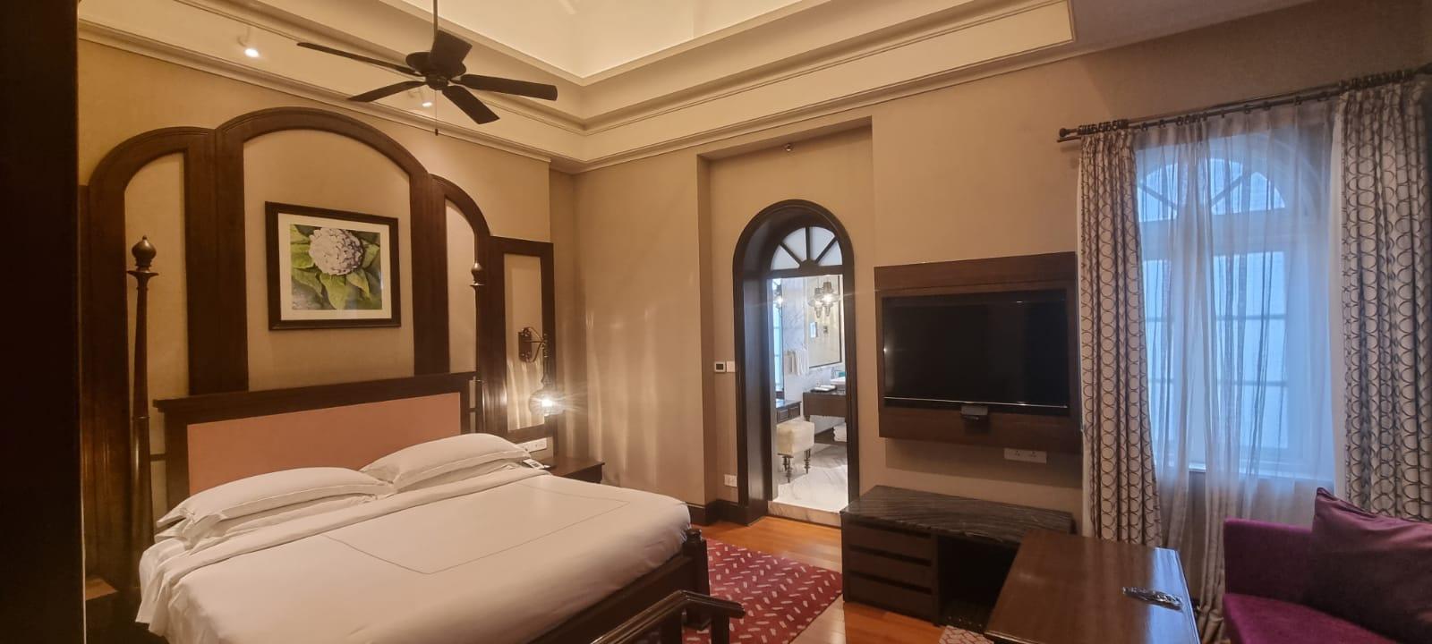 सहारा Taj West End