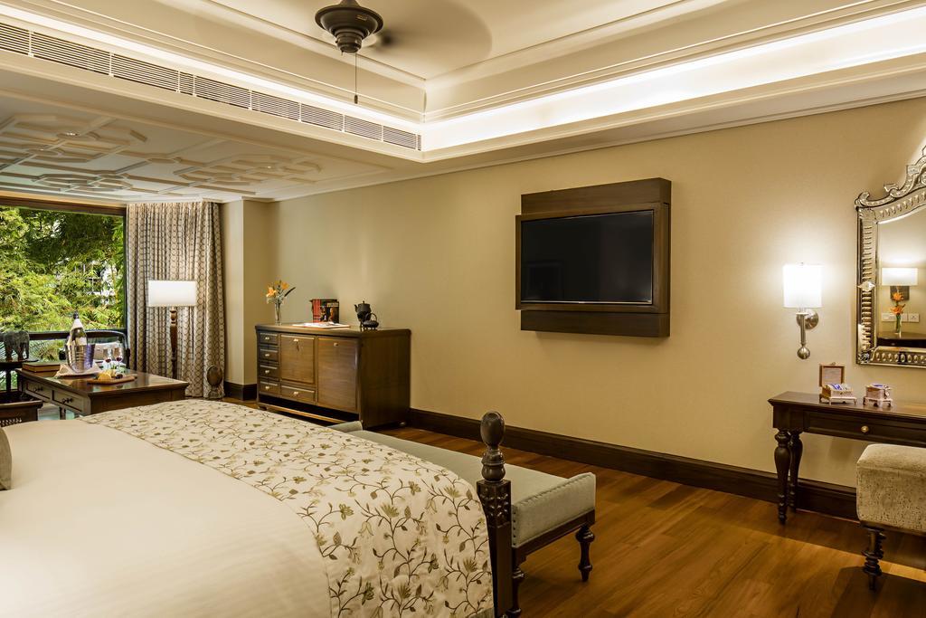 Taj West End सहारा 5*